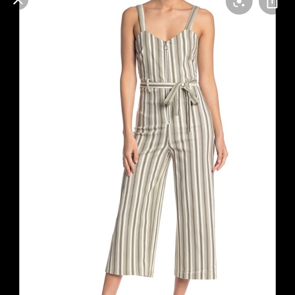 NWTRomeo & Juliet Couture jumpsuit - Picture 8 of 8